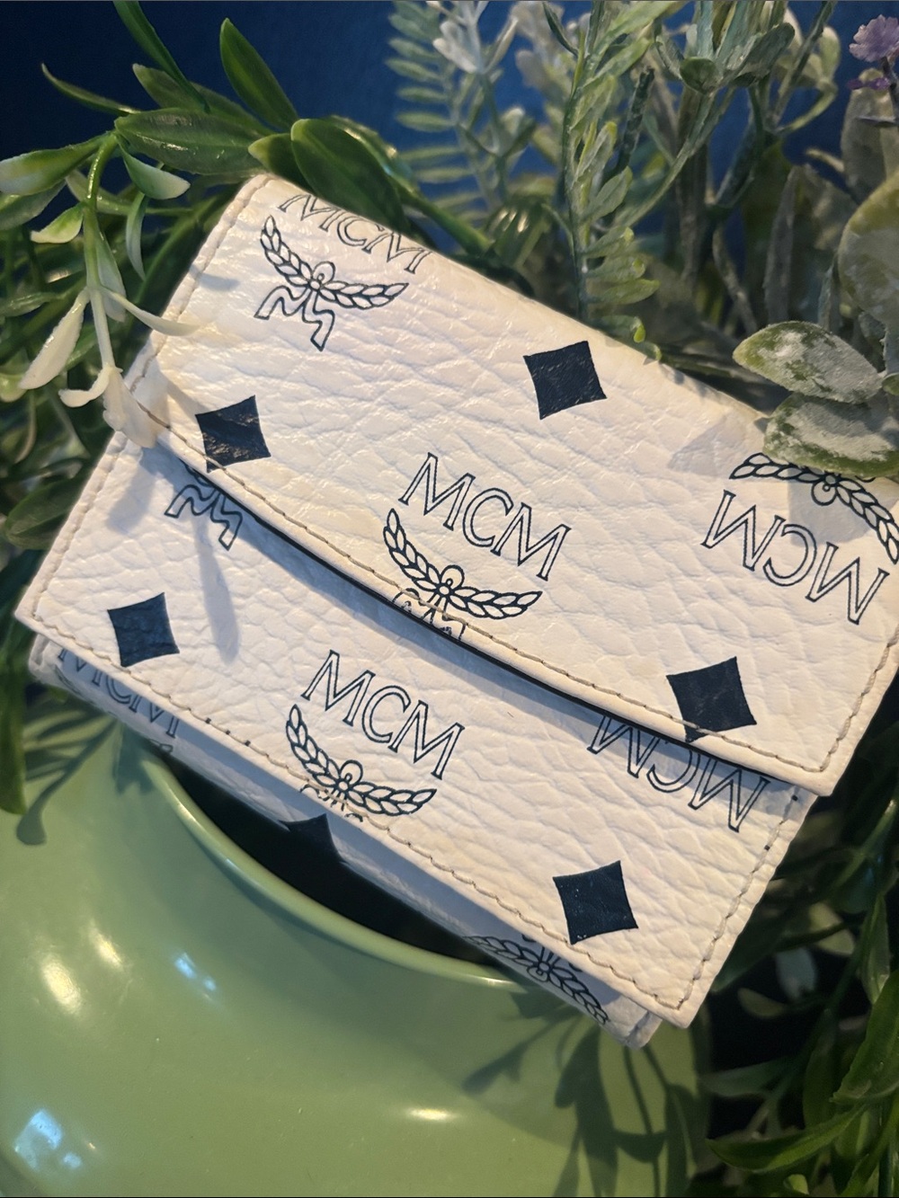 MCM White Logo Print Trifold Wallet - White - Picture 2 of 10